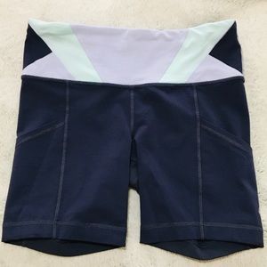 Lululemon Size 4 Align Shorts